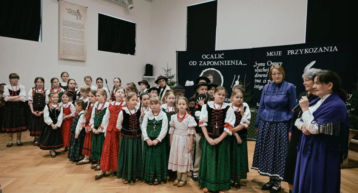 Obchody Święta Patrona Szkoły dra Emila Kowalczyka w 20. rocznicę śmierci. Upamiętnienie postaci patrona, pedagoga, społecznika i wielkiego przyjaciela przywarówczańskiej wspólnoty.