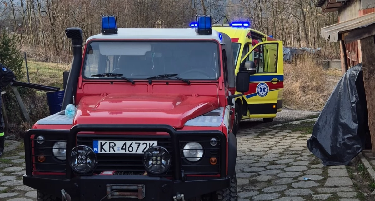Skuteczna akcja ratunkowa w Szlachtowej – mężczyzna trafił do szpitala