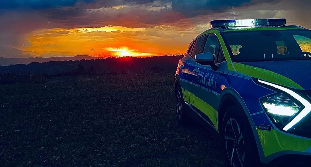 Policjanci i strażacy pomogli mężczyźnie, który zgubił się w lesie
