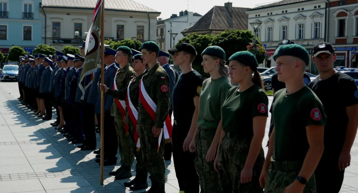 Nowotarskie Prywatne Liceum Ogólnokształcące dla Młodzieży z ministerialnym zezwoleniem na oddział o profilu mundurowym