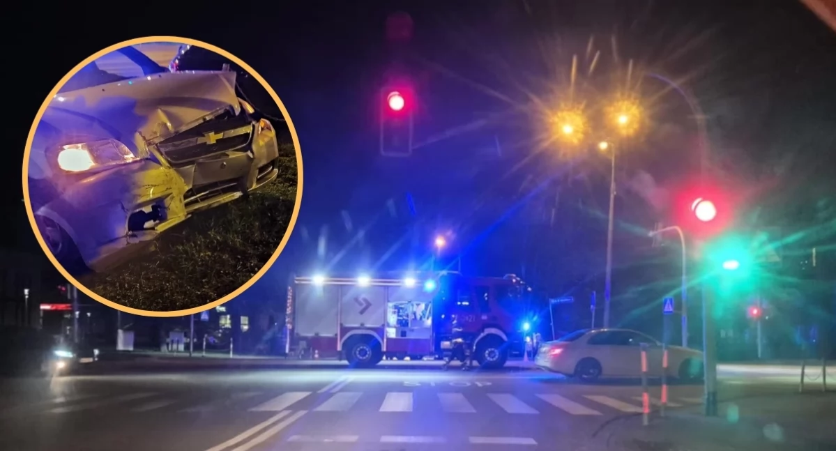 Zderzenie dwóch samochodów na al. 1000-lecia, jedna osoba trafiła do szpitala