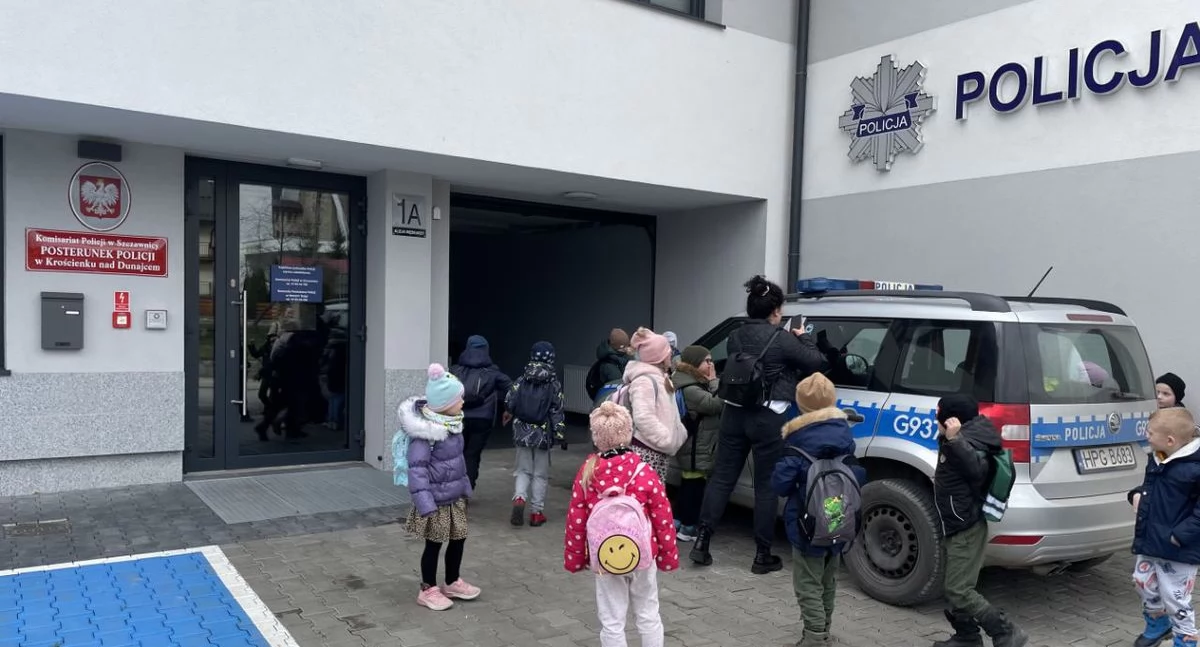 Przedszkolaki w świecie służb – edukacyjna wizyta na Posterunku Policji