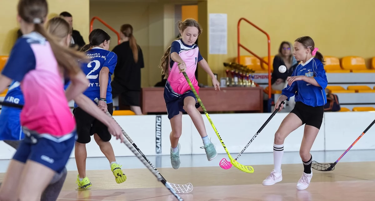 Miejskie Igrzyska Dzieci i Młodzieży Szkolnej w Unihokeju Dziewcząt – sportowa rywalizacja pełna zaangażowania