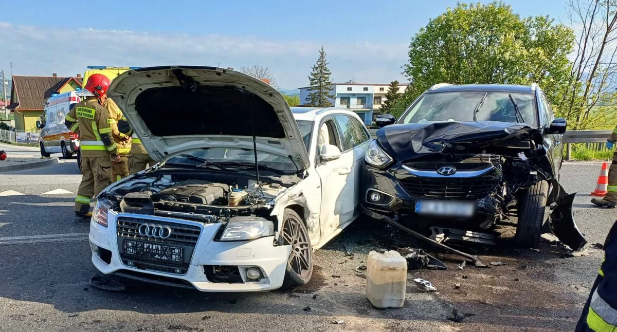 Groźne zderzenie na skrzyżowaniu na chyżniance