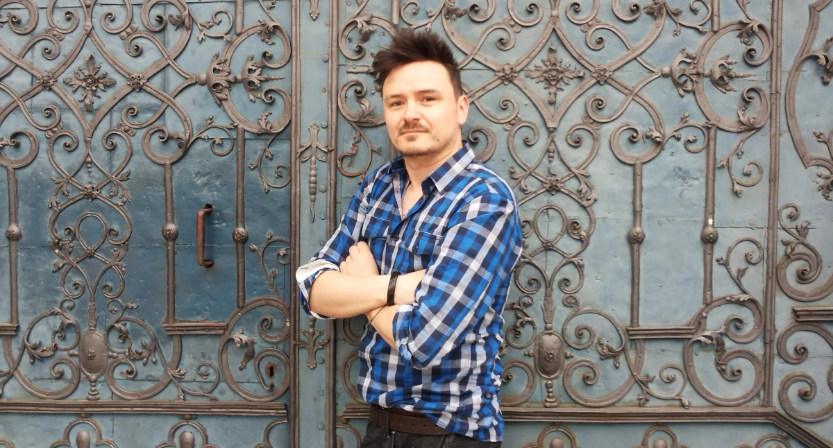 „Między ziemią a niebem” – wernisaż malarstwa Pawła Jasińskiego w Rabce-Zdroju