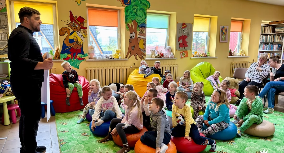 „Mała książka – wielki człowiek” - biblioteka w Bukowinie Tatrzańskiej gościła Mateusza Świstaka