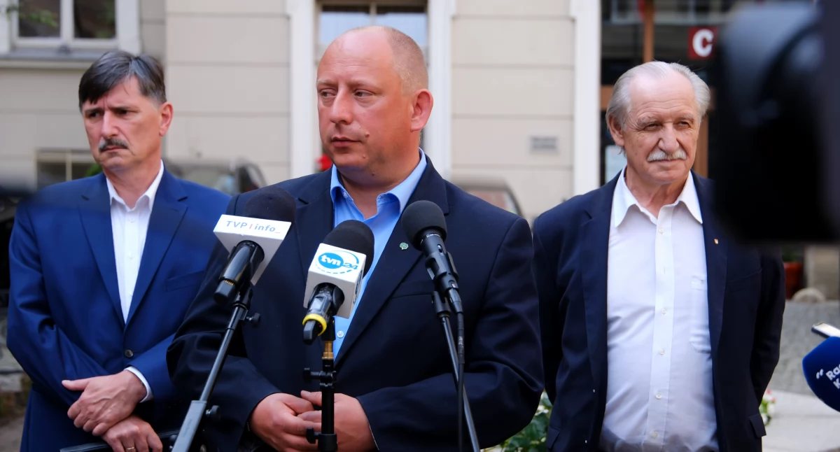 Wojewoda Krzysztof Jan Klęczar o Afrykańskim Pomorze Świń w Małopolsce - śmiertelnej chorobie dotykającej świnie i dziki 