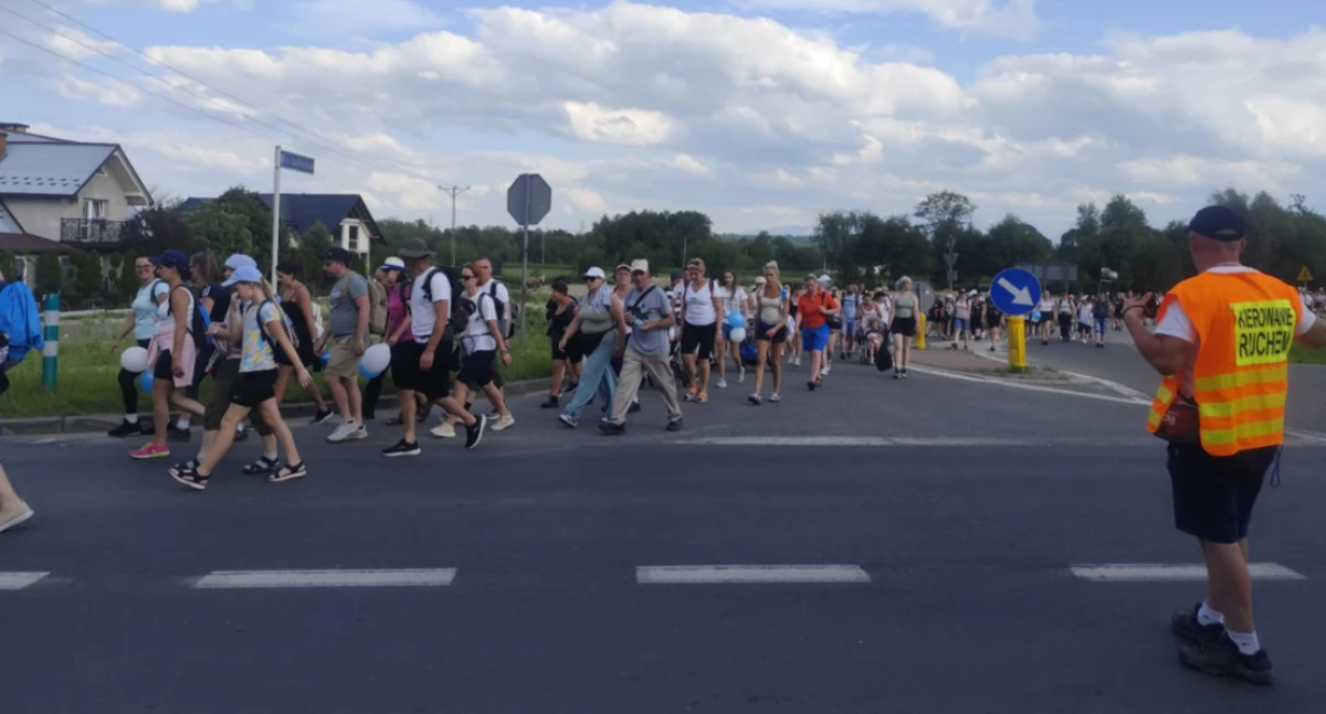 Przeszli szlakiem papieskim z Zakopanego do Ludźmierza w rocznicę wizyty Jana Pawła II - pielgrzymka Sursum Corda