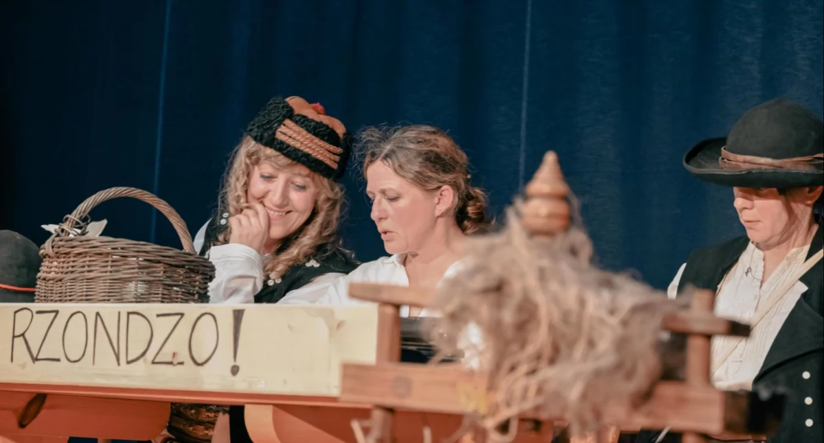 Orawska Grupa Teatralna z jubileuszową premierą - Fredro w gwarze i realiach orawskiej wsi