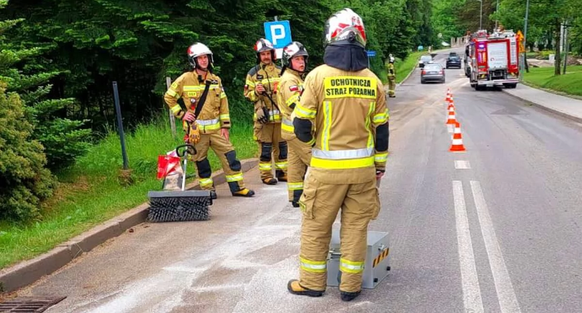  Strażacy interweniują, zanim dojdzie do tragedii 