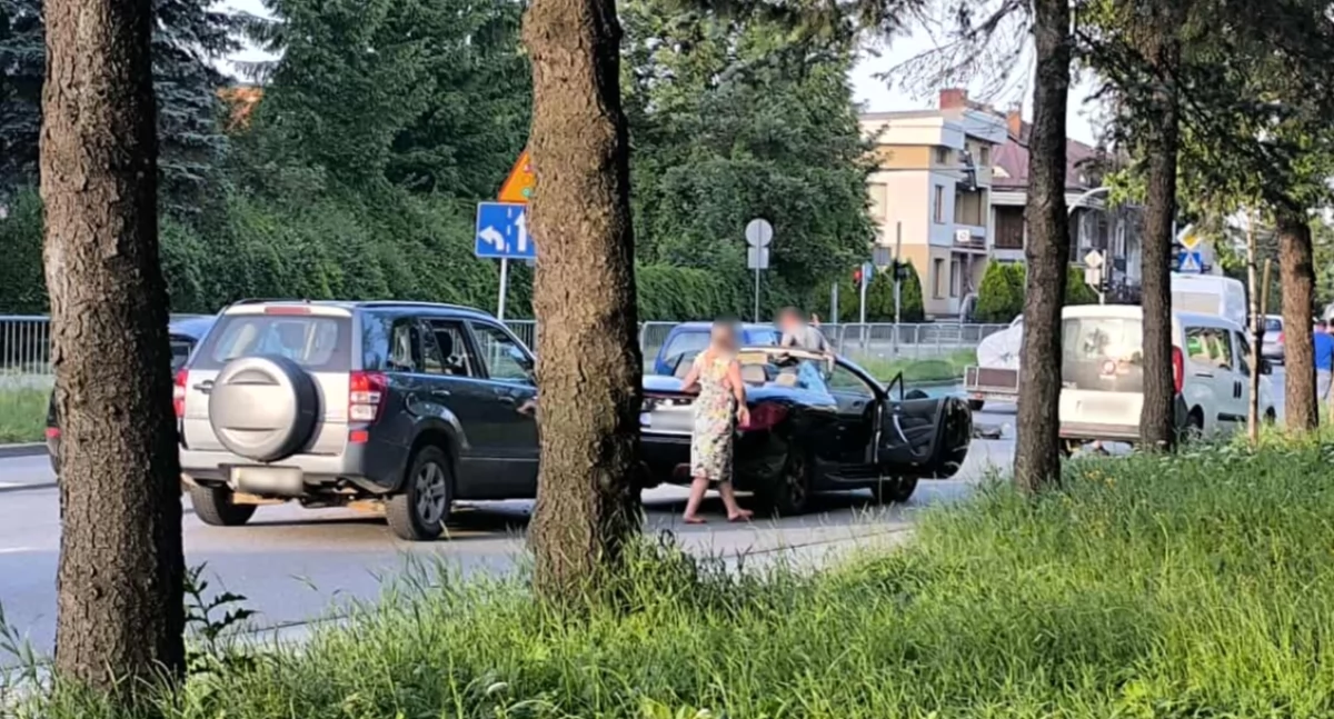 Zderzenie samochodów na Alejach. Utrudnienia w ruchu