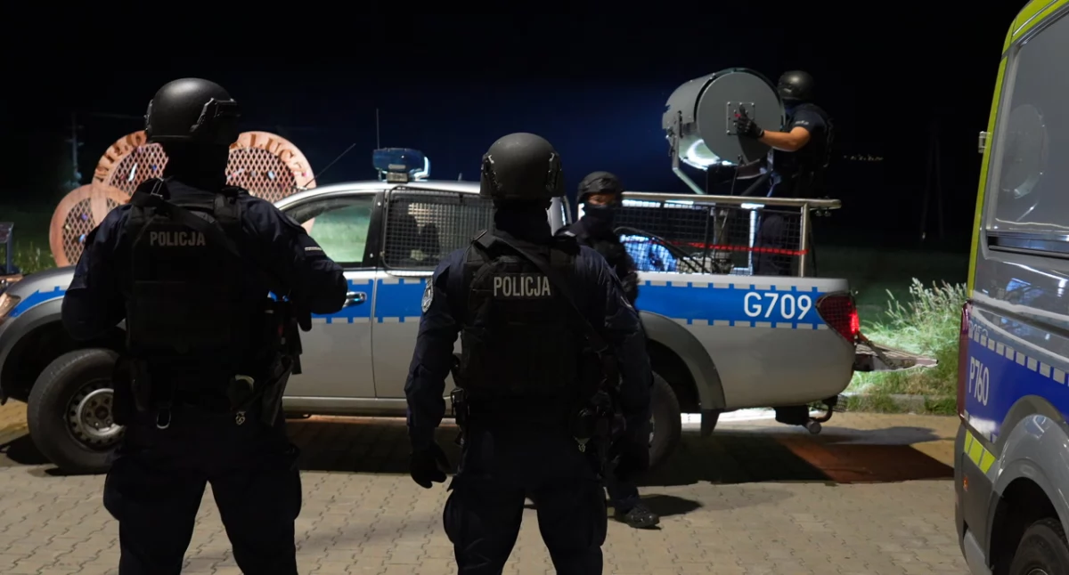 Policja apeluje: nie wchodźcie do lasów w rejonie poszukiwań sprawcy podwójnego zabójstwa