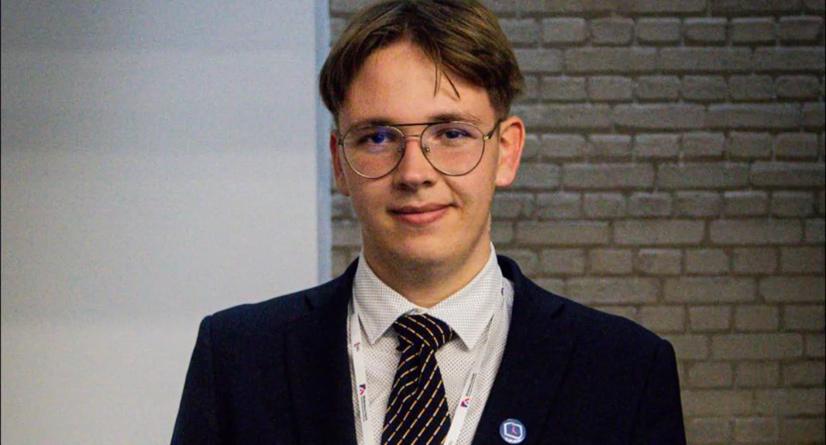 Młody nowotarżanin Jakub Hosaniak bada komunikację zbiorową - pomóż wypełniając ankietę