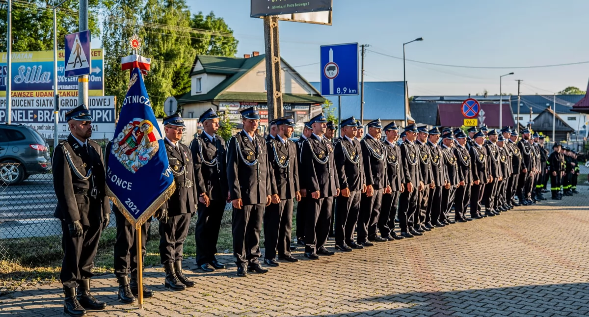 Uroczystość przekazania nowego quada i odsłonięcia tablicy pamiątkowej w OSP Jabłonka