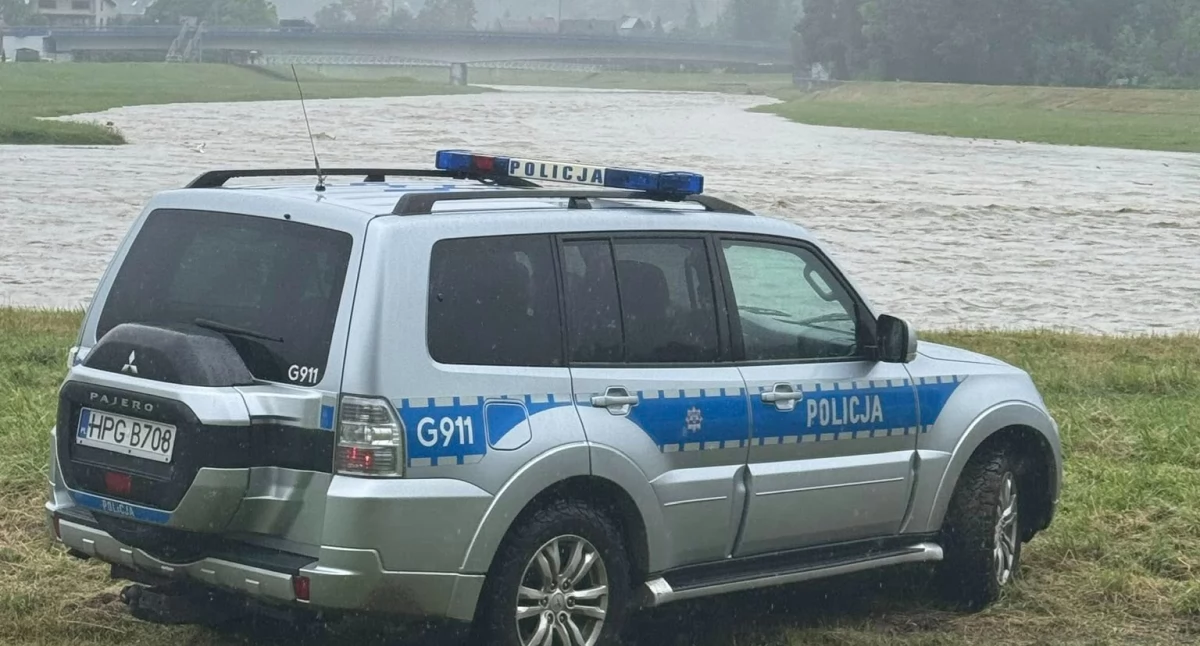 Powiat nowotarski - służby ratunkowe wspólnie dbają o bezpieczeństwo podczas intensywnych opadów