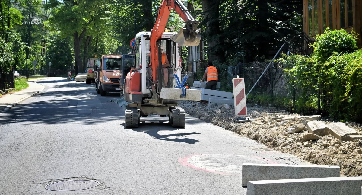 Modernizacja ulicy Sienkiewicza w Zakopanem – trwają prace drogowe