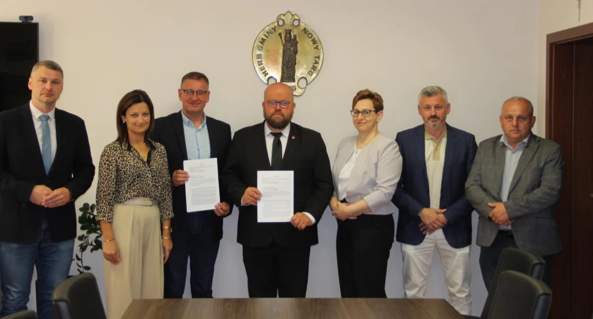 Powiat Nowotarski i Gmina Nowy Targ wspólnie dla lepszego transportu - rusza projekt poprawy infrastruktury przystankowej