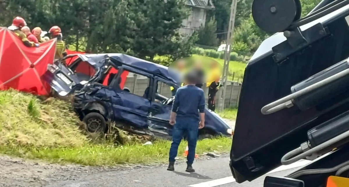 Groźny wypadek w Spytkowicach - reanimacja dziecka i interwencja śmigłowca LPR