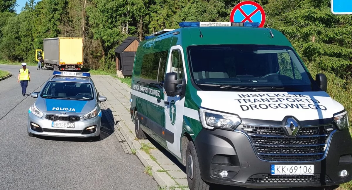 Nowotarscy policjanci w ogólnopolskiej akcji kontroli ciężarówek i autobusów