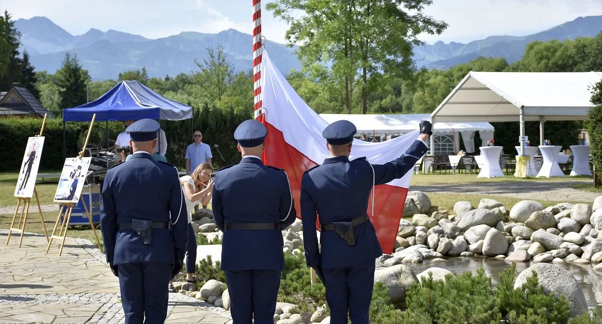 Powiatowe obchody Święta Policji pod Tatrami – awanse, wyróżnienia i podziękowania