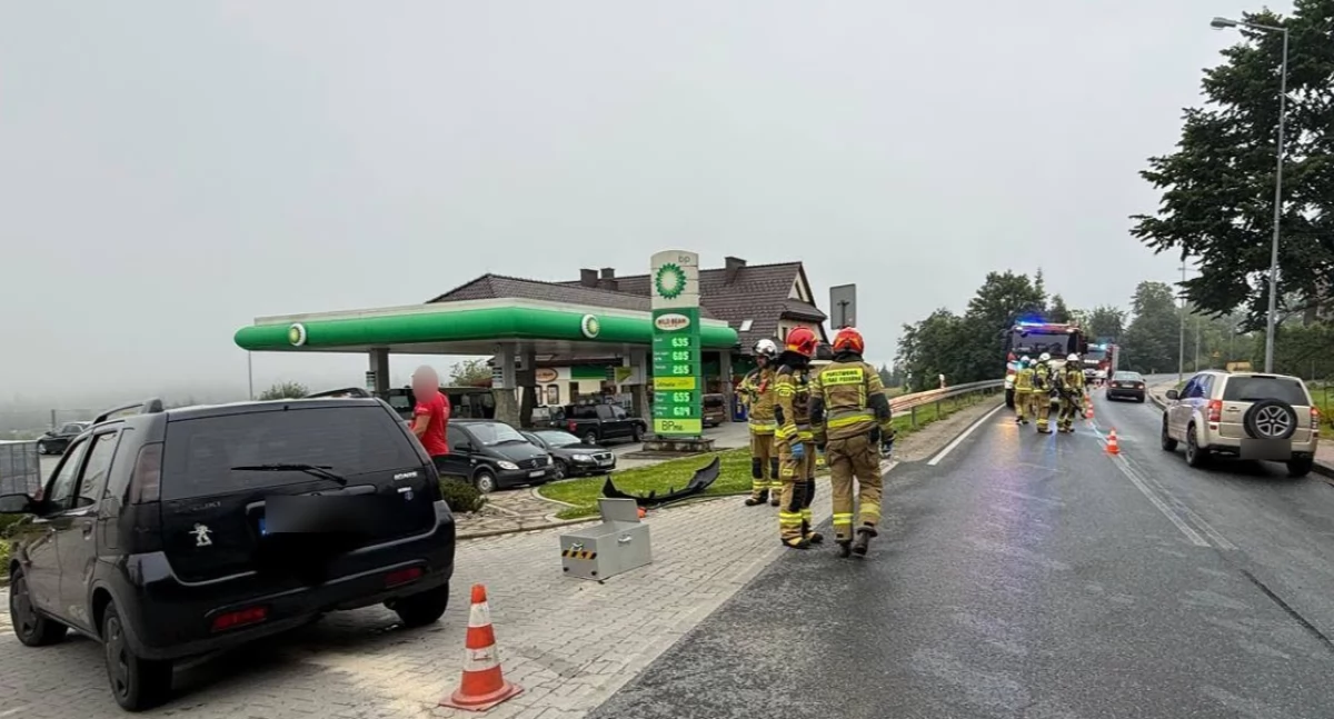 Kościelisko. Poranna kolizja na ulicy Strzelców Podhalańskich – zderzenie dwóch samochodów osobowych
