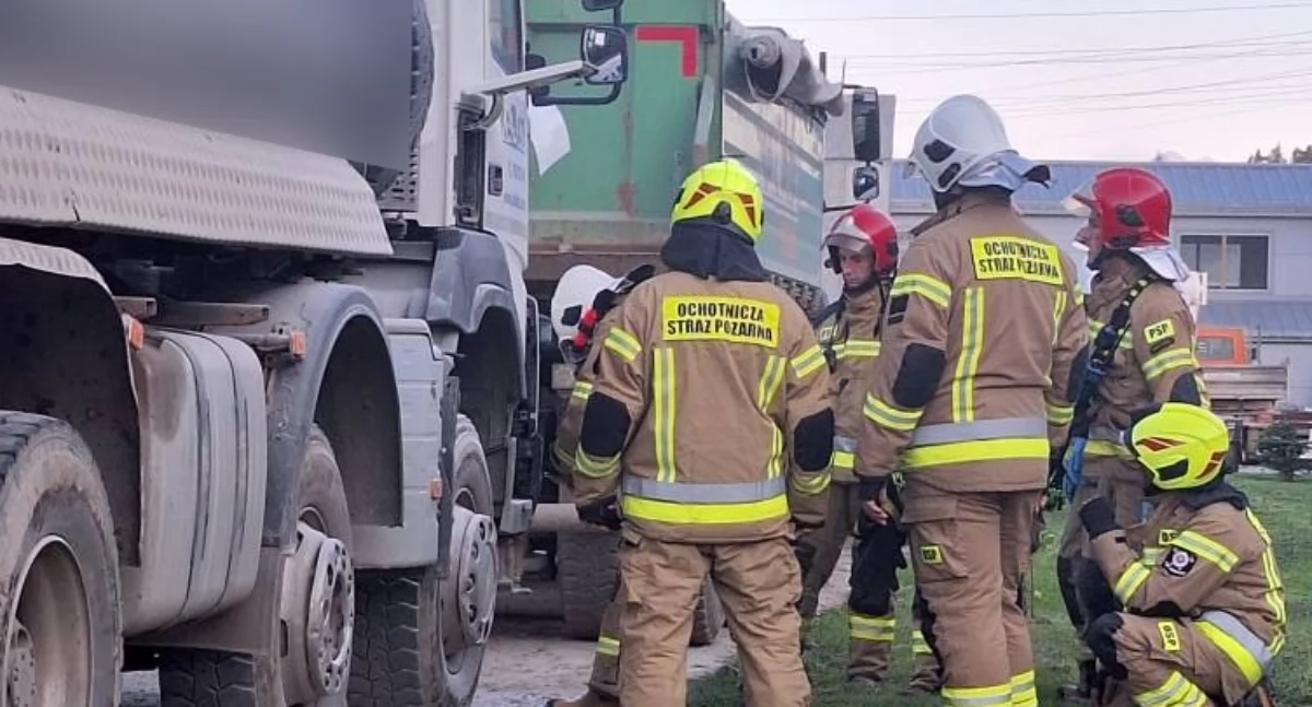 Pożar samochodu ciężarowego w Zaskalu – szybka akcja strażaków