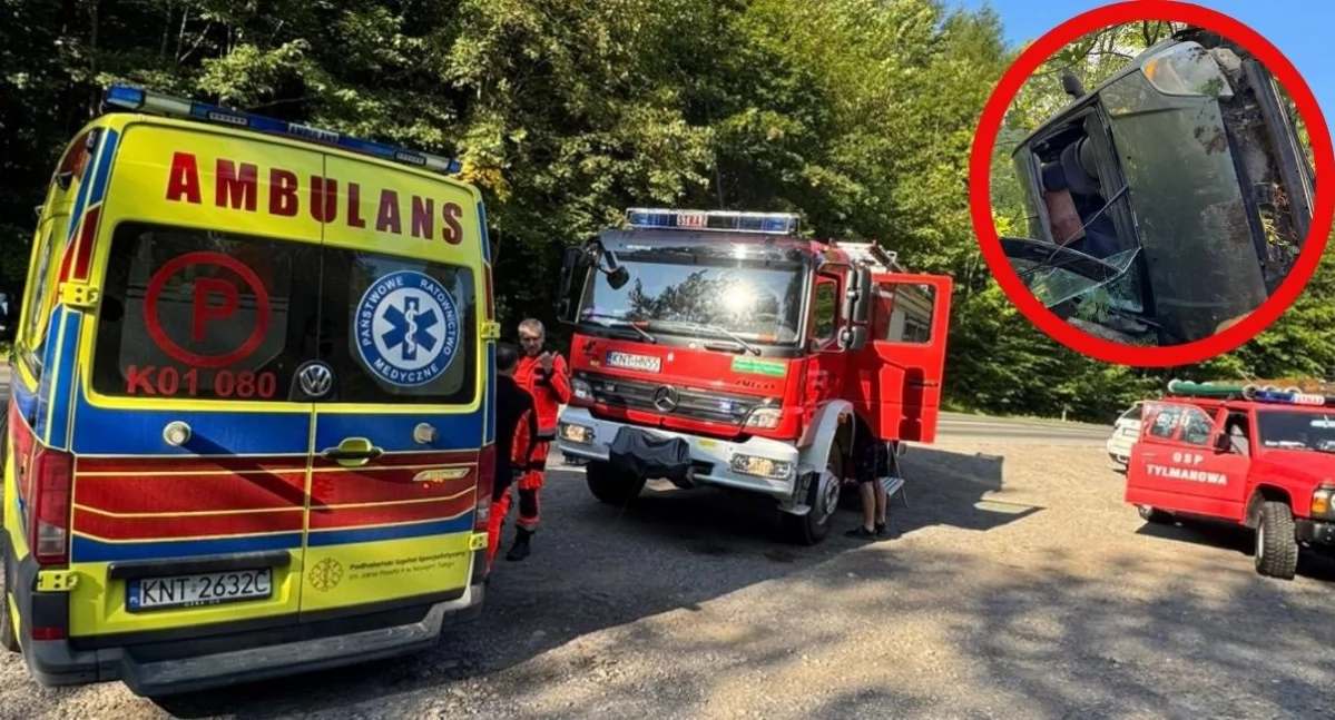 Zdarzenie drogowe w Tylmanowej – kierowca wydostał się z pomocą strażaków