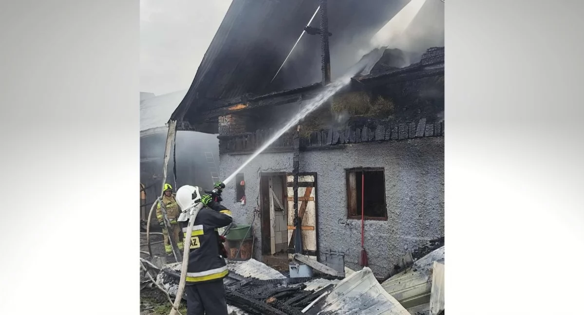 Pożar w Chyżnem - ogień objął dom oraz zabudowania gospodarcze