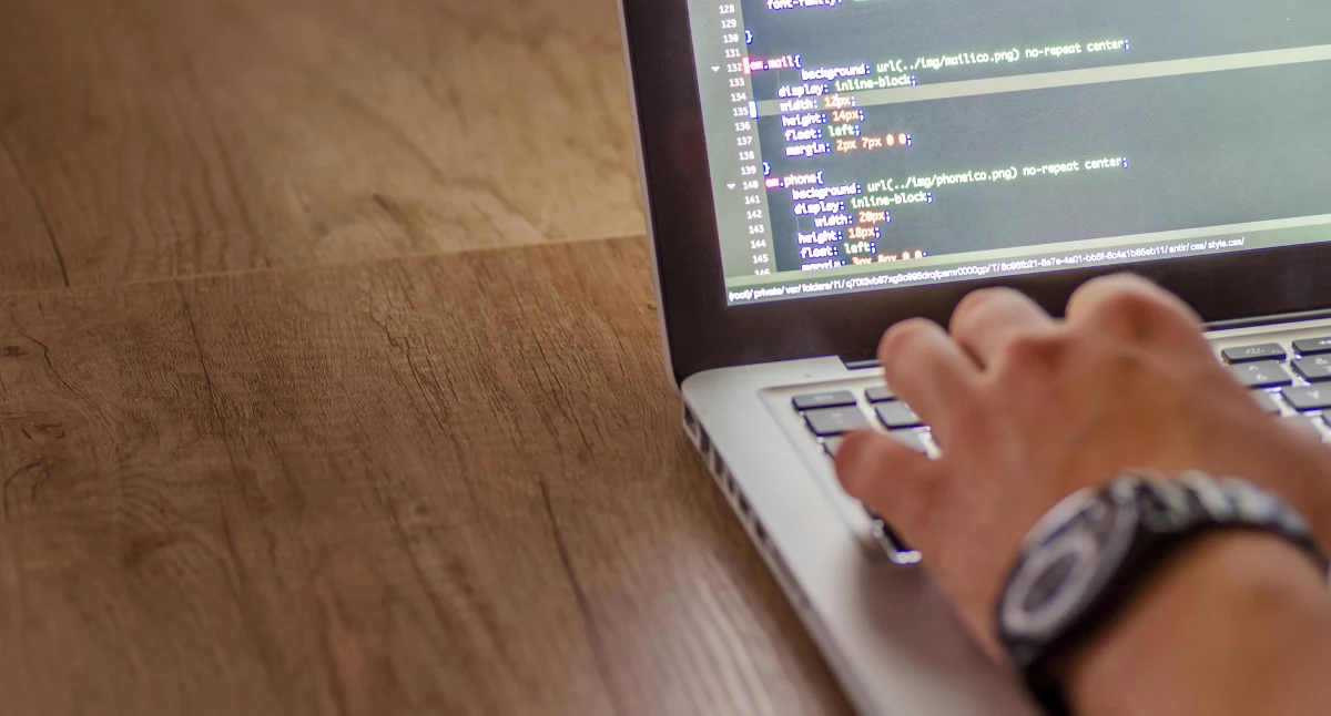 Jak prawnik IT może zabezpieczyć Twoją firmę przed cyberzagrożeniami 