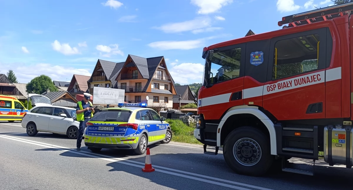 Zderzenie w Białym Dunajcu - strażacy i policja na miejscu zdarzenia