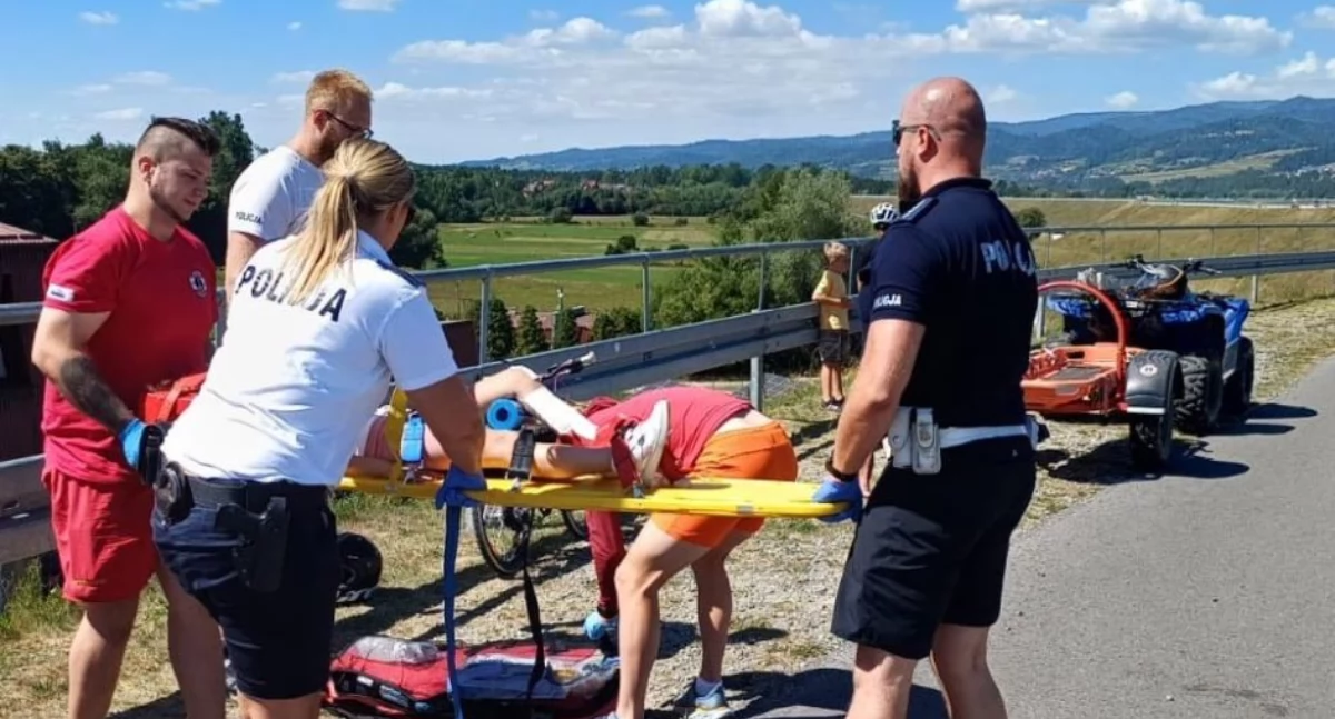 Szybka akcja służb we Frydmanie - dziewczynka z poważną raną nogi trafiła do szpitala