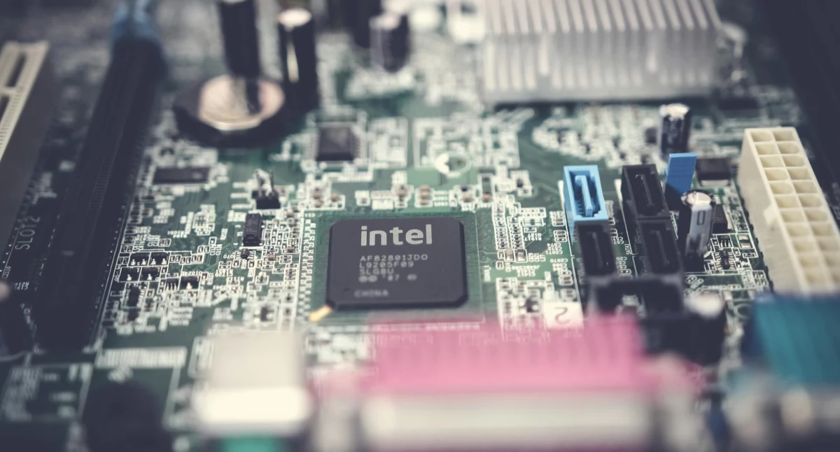 Przewodnik dla niezdecydowanych: AMD czy Intel? Jaki procesor wybrać i na co zwrócić uwagę?