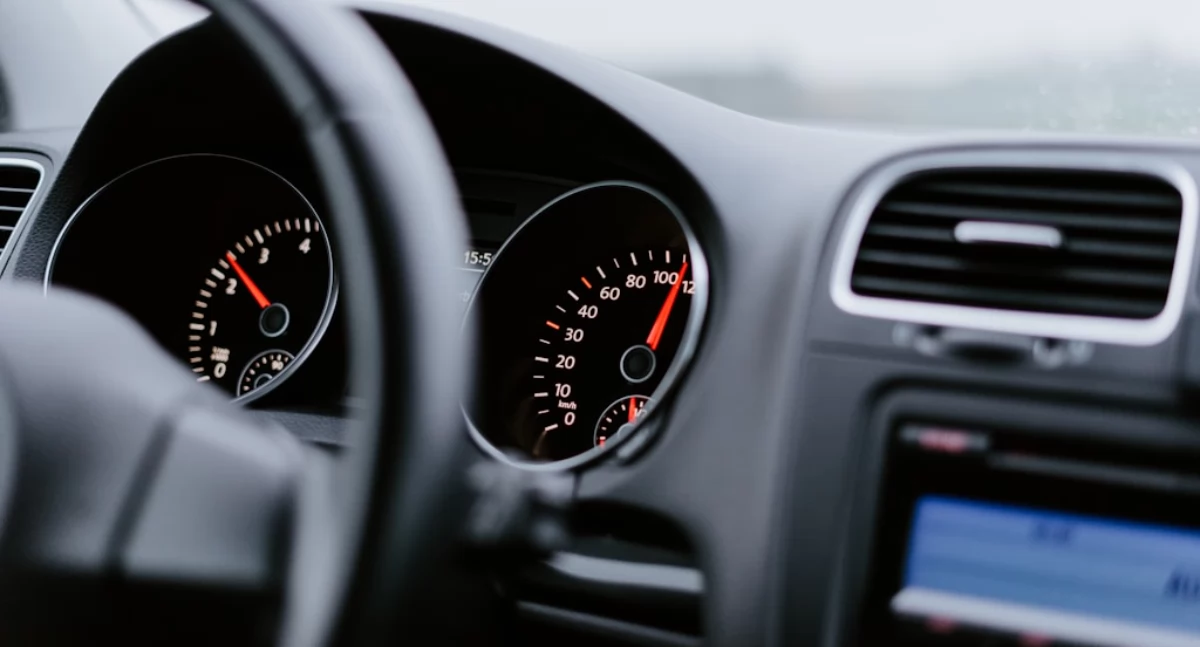 Auto powypadkowe – czy warto rozważyć taki zakup?