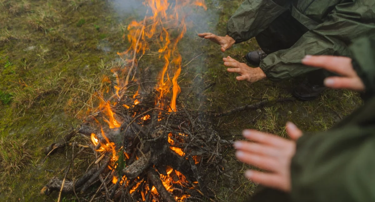 Wyjazd w survivalowym klimacie – szansa na zdobycie praktycznych umiejętności