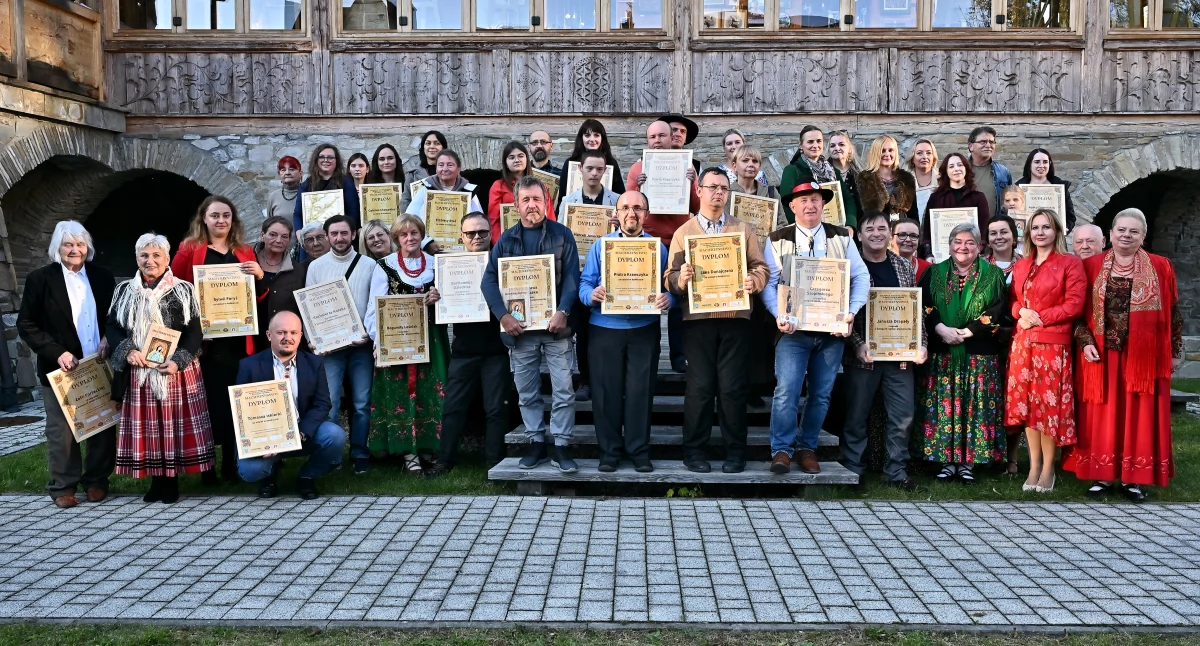 .Artyści nagrodzeni w konkursie „Macierzyństwo” – poznaj laureatów tegorocznej edycji