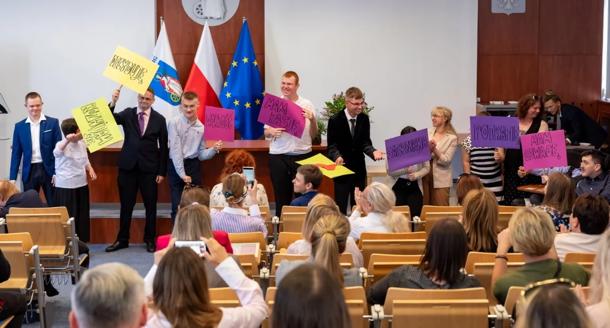 Szkoła Specjalna Przysposabiająca do Pracy przy Polskim Stowarzyszeniu na rzecz Osób z Niepełnosprawnością Intelektualną – Koło w Nowym Targu podsumowała zakończony projekt „Kariera bez barier”