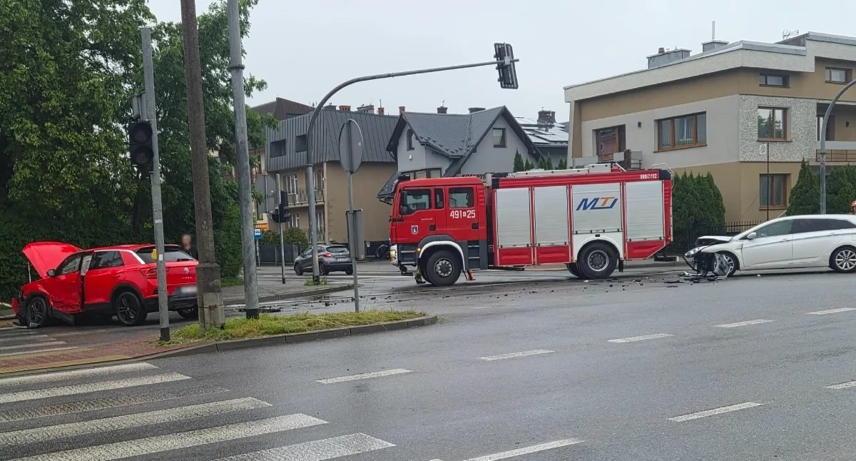 Groźne zderzenie na skrzyżowaniu ul. Szaflarskiej i al. 1000-lecia w Nowym Targu