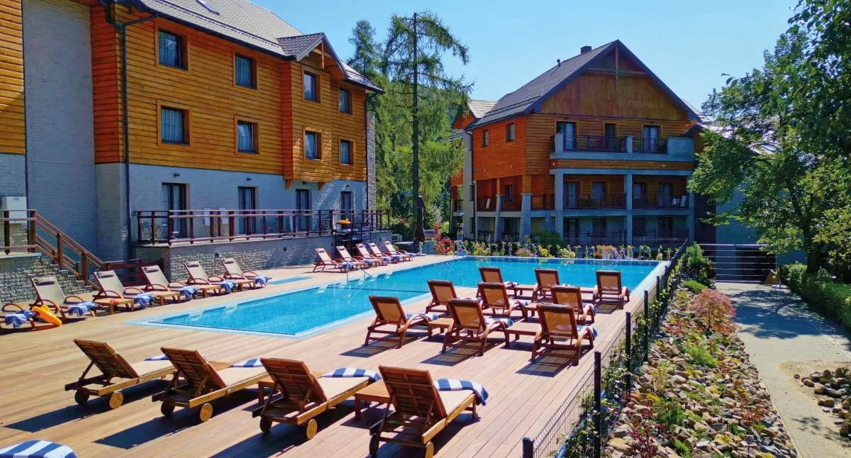 Najlepszy resort w górach na letnie wakacje z rodziną – gdzie warto pojechać?