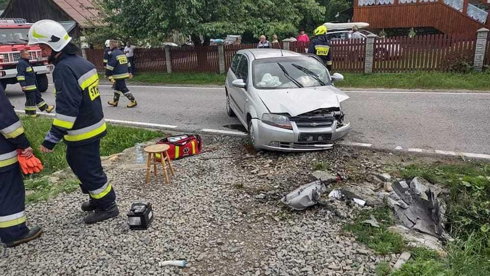 Uderzył w przepust (zdjęcia)