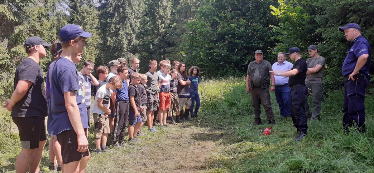 Służby spotkały się z harcerzami w Jaworkach