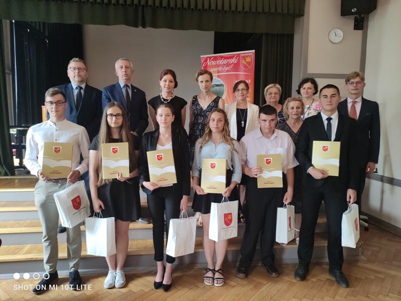 Najlepsi uczniowie powiatu nowotarskiego nagrodzeni