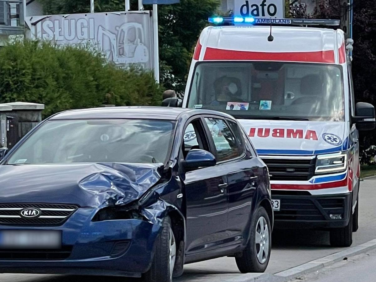Odpadło koło od traktora ciągnącego szambiarkę (zdjęcia)