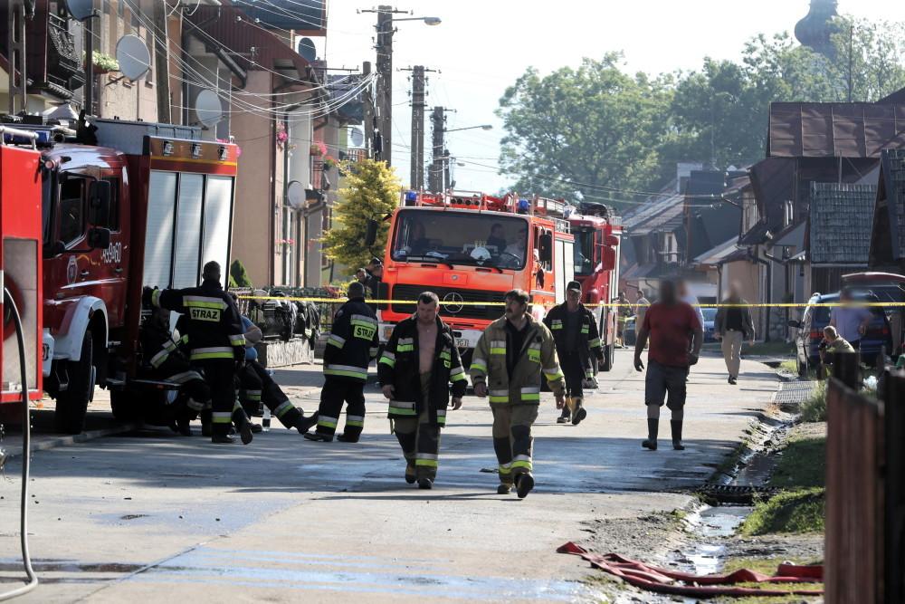Ruszyła wypłata zasiłków do 6 tys. zł dla pogorzelców; PZU szacuje straty w Nowej Białej