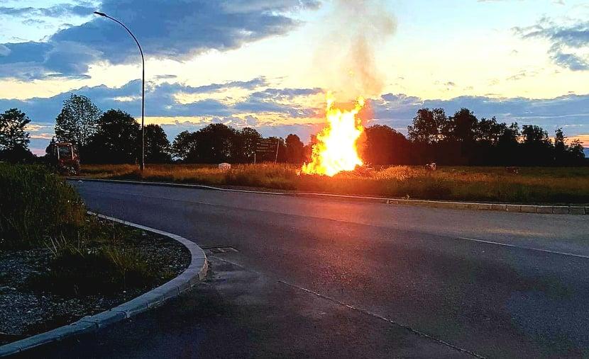 Wielkie ognisko ugaszone przez strażaków (zdjęcia)