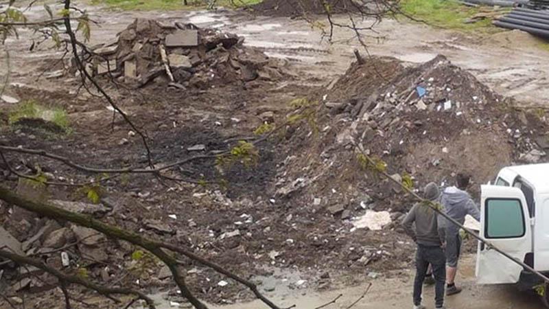 Podrzucali śmieci, czeka ich kara - złapani na gorącym uczynku