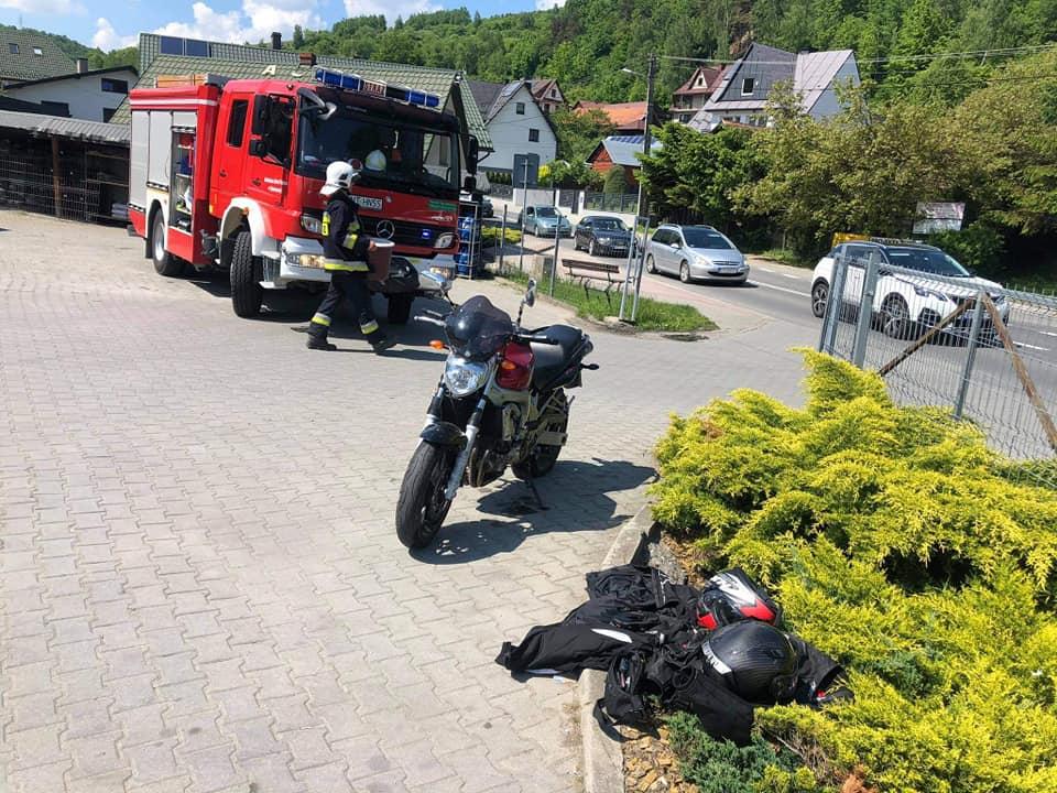 Zderzenie samochodu z motocyklem (zdjęcia)
