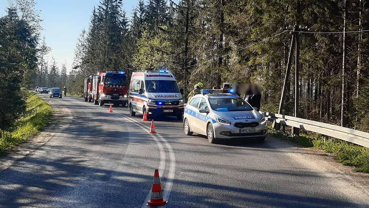 Motocyklem w przydrożne barierki