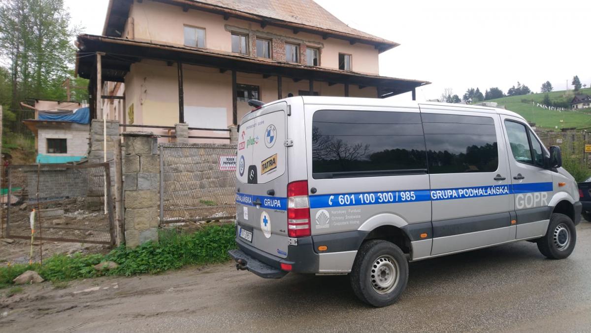 Ratownicy GP GOPR Sekcja Szczawnica ewakuowali rannego mężczyznę