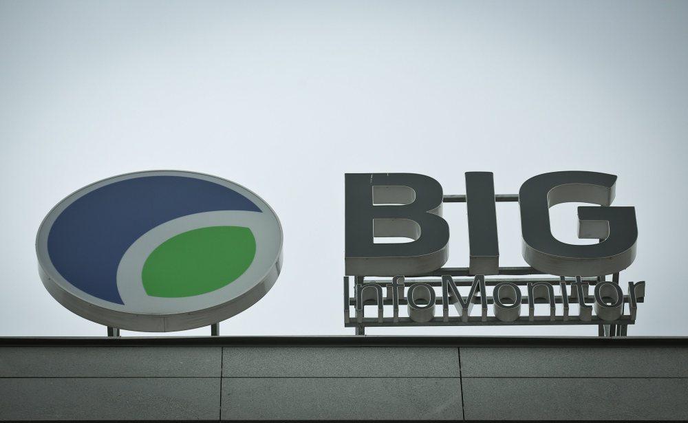 BIK ostrzega przed oszustami podającymi się za pracownika banku lub znanej firmy