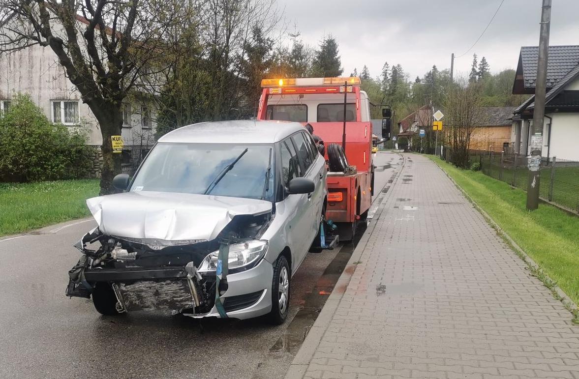 Zderzenie dwóch samochodów
